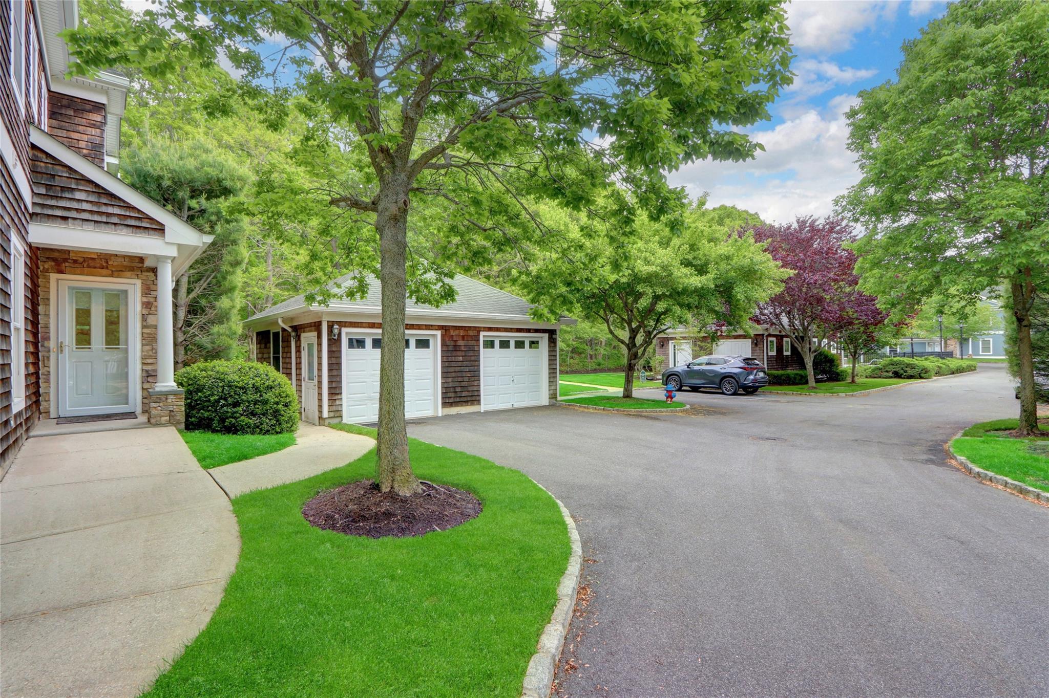 20 Gianna Court #20, Southampton, New York image 3