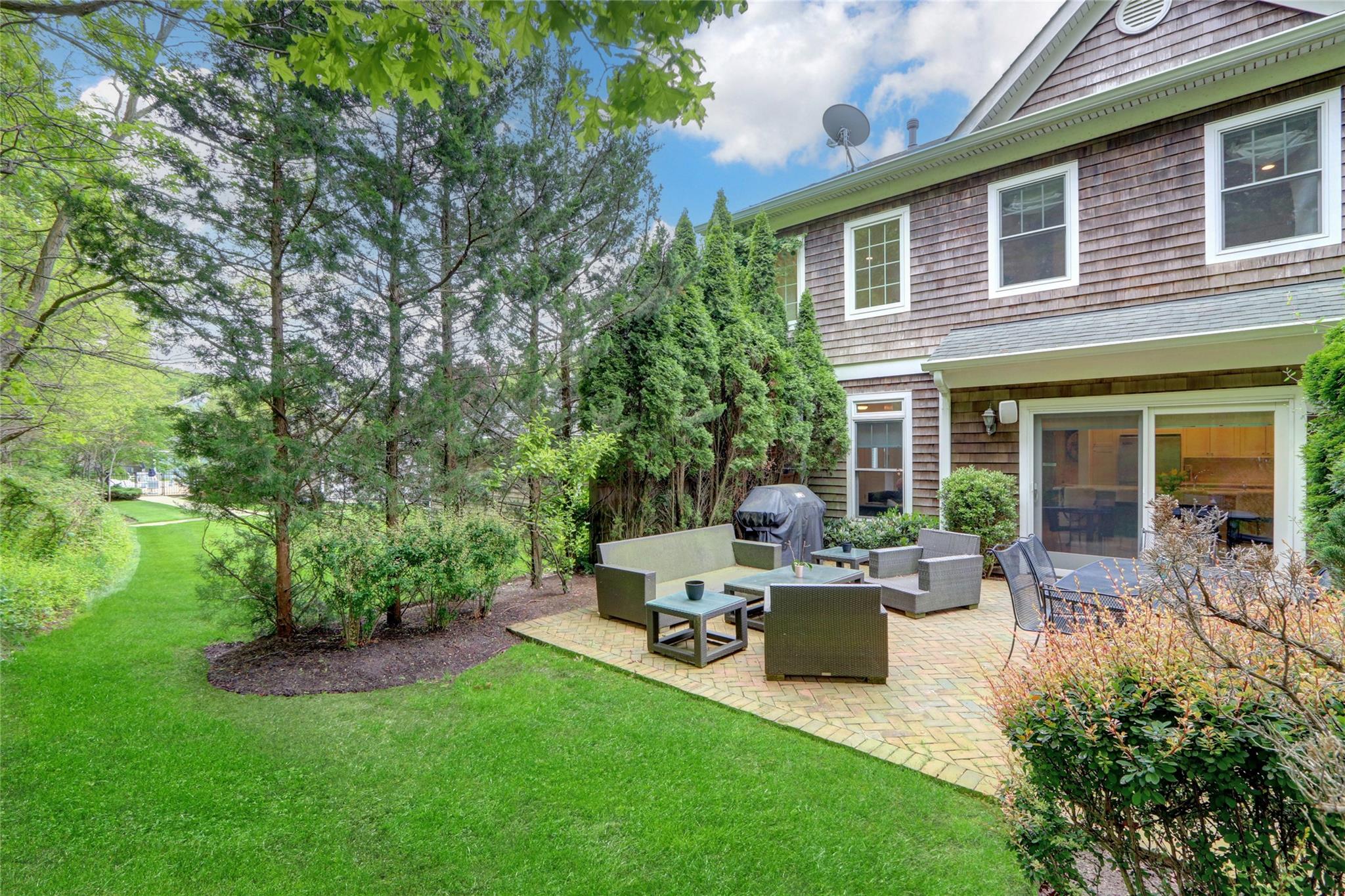 20 Gianna Court #20, Southampton, New York image 26