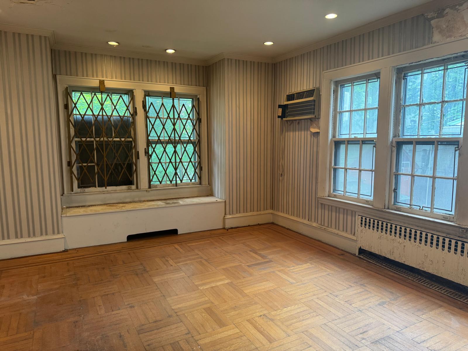 115-10 Park Lane South Ln, Kew Gardens, New York image 6