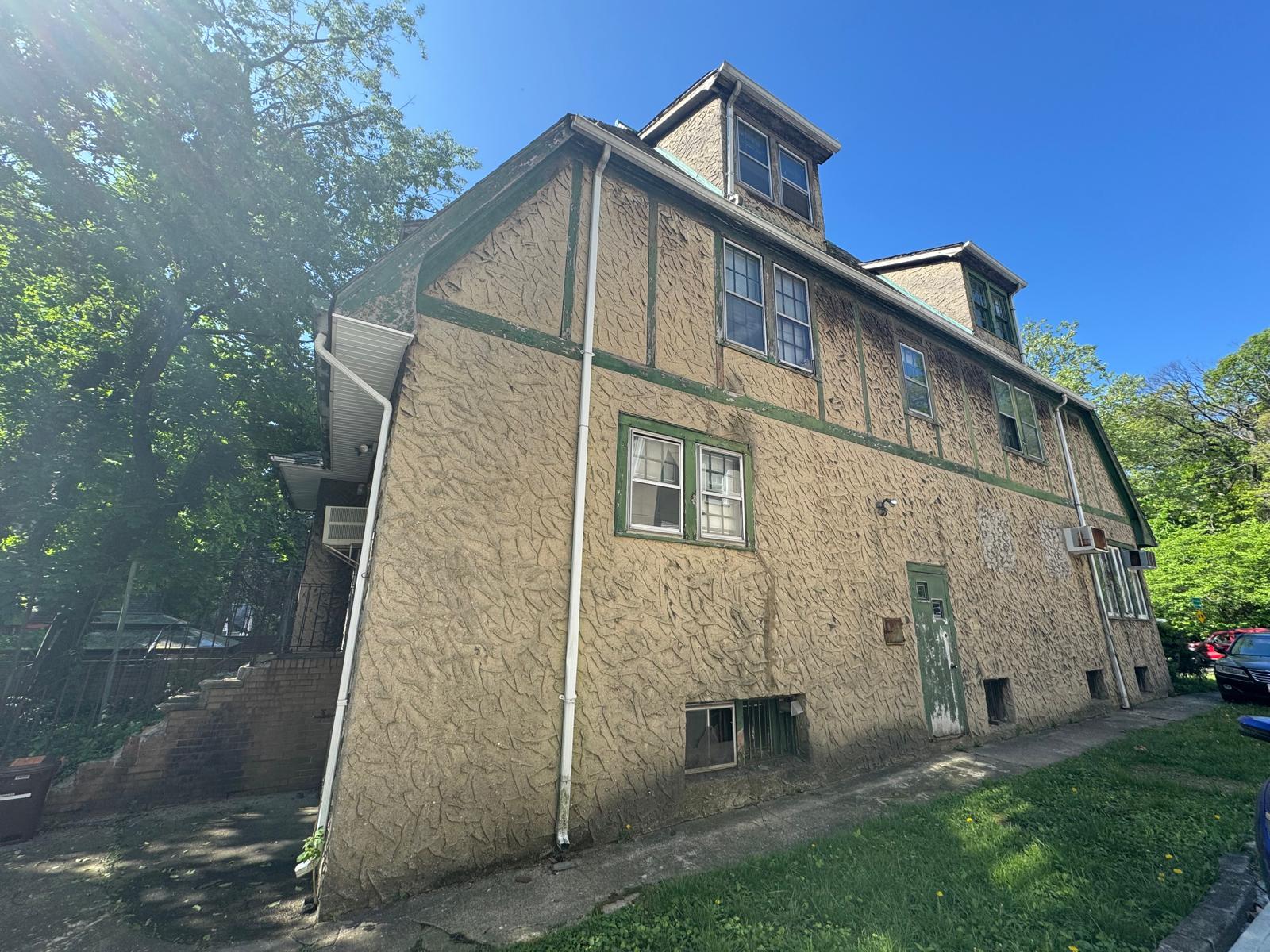 115-10 Park Lane South Ln, Kew Gardens, New York image 3