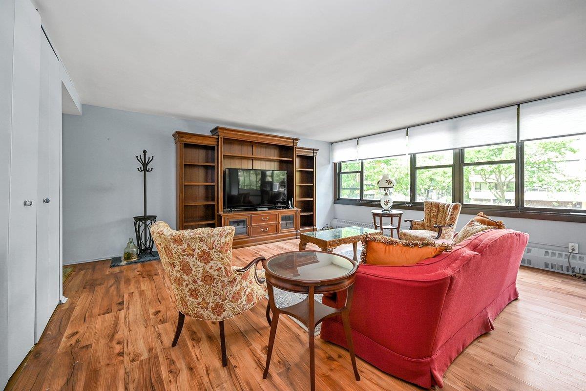 166-10 Powells Cove Blvd #3D, Beechhurst, New York image 1
