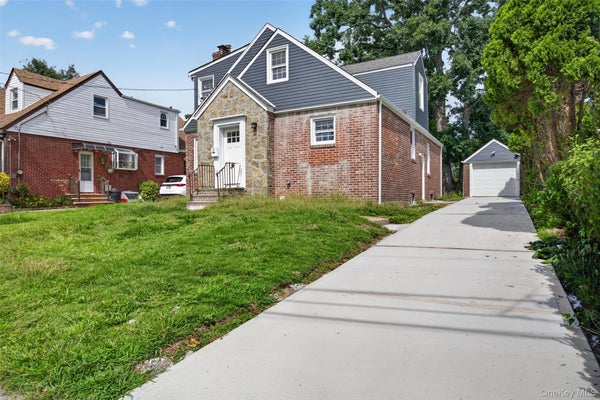 33 CAROL ST, WEST HEMPSTEAD, NY 11552 - Image c44dd134bef2be72076b2b23ade4cb03/1918334271