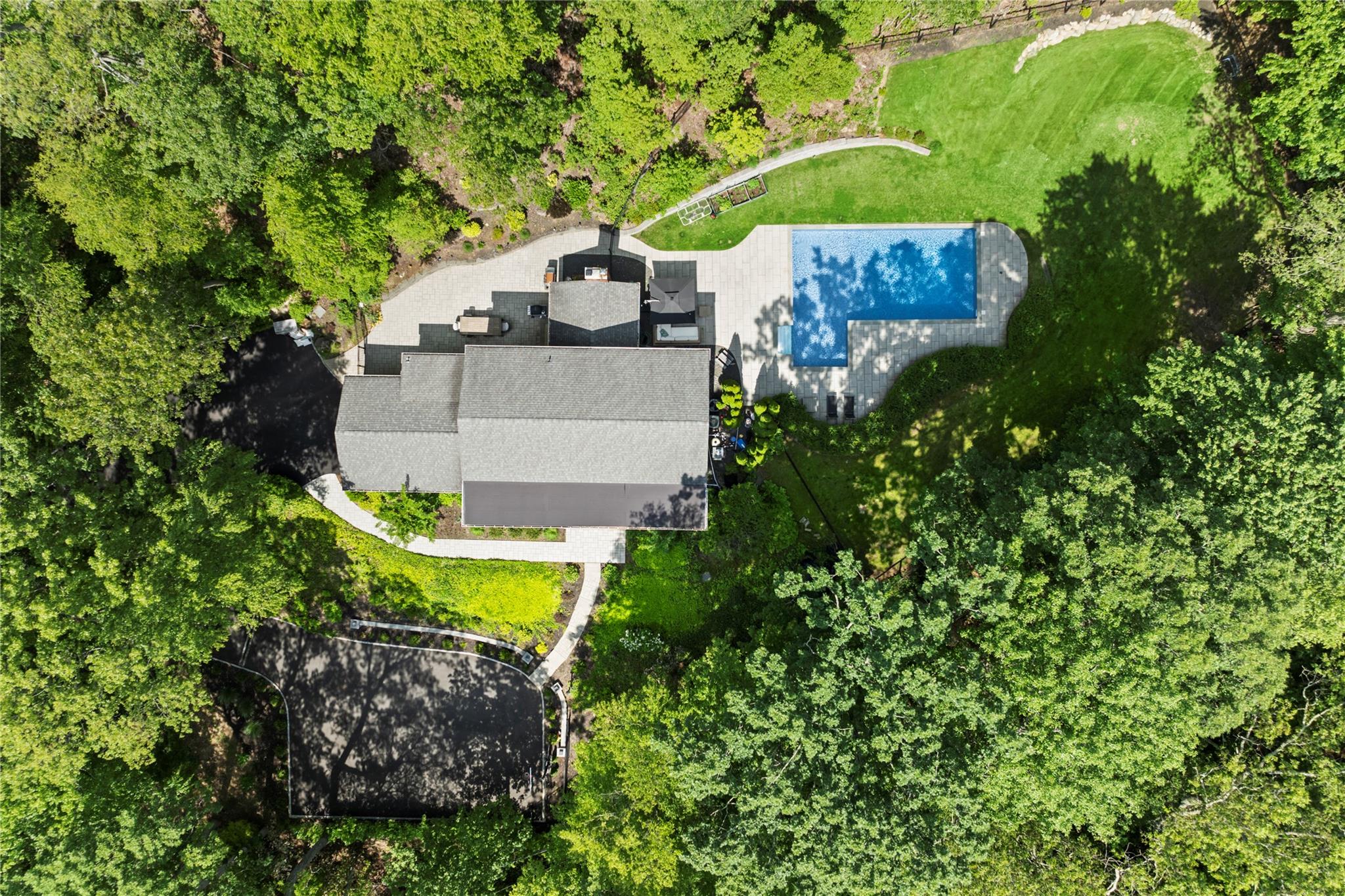 1508 Laurel Hollow Road