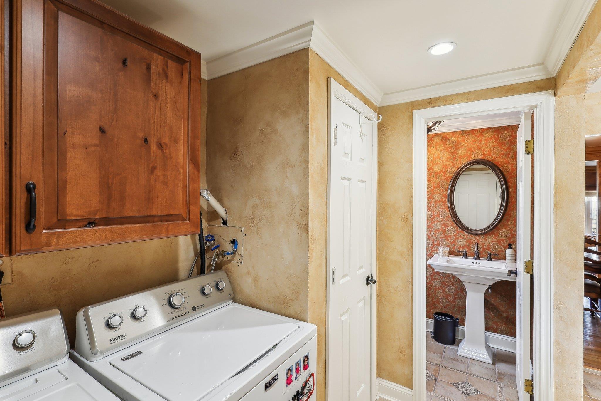 5 Pound Ridge Road, Plainview, New York image 13