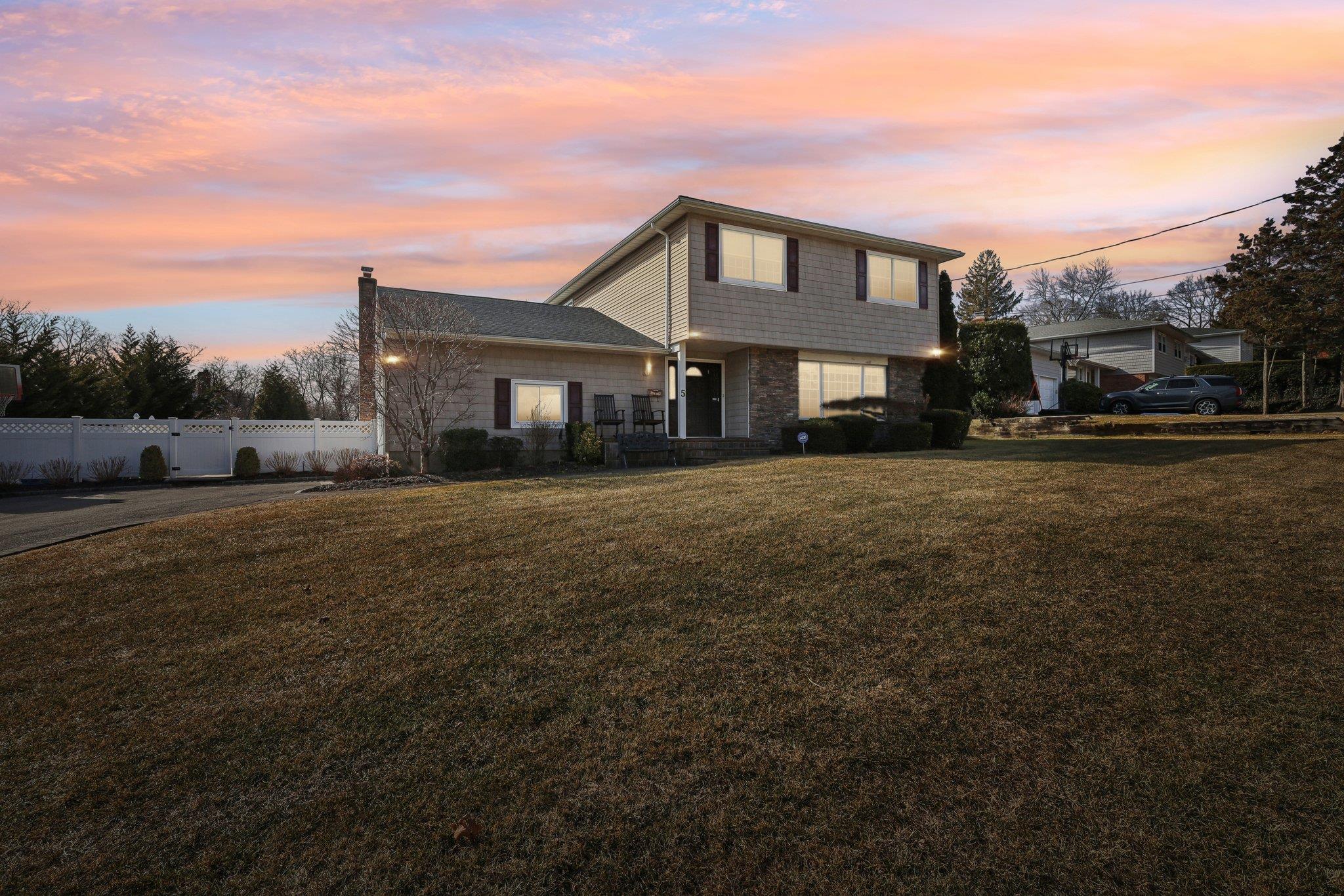 5 Pound Ridge Road, Plainview, New York image 2