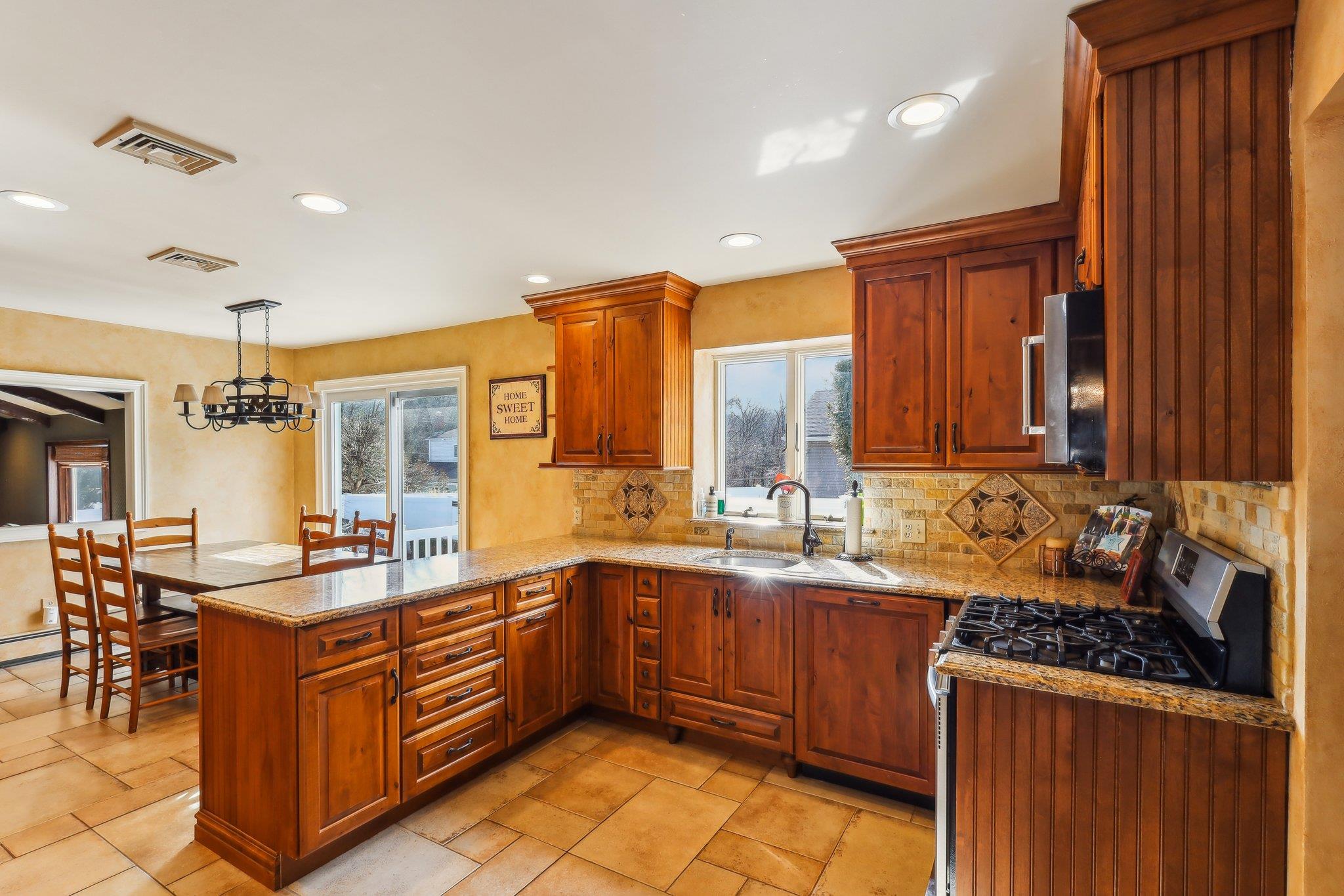 5 Pound Ridge Road, Plainview, New York image 9