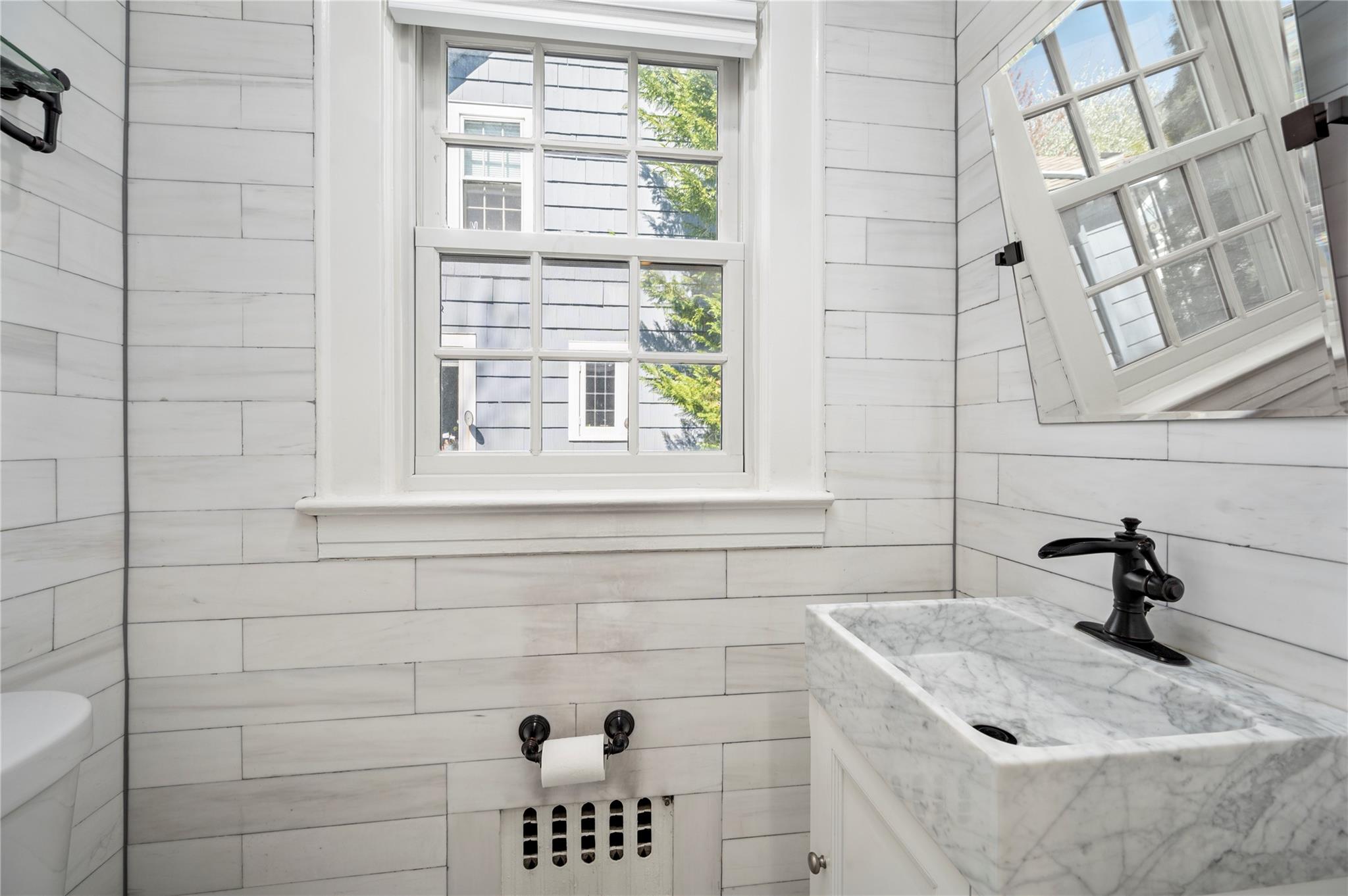 1075 Grant Avenue, Pelham, New York image 14