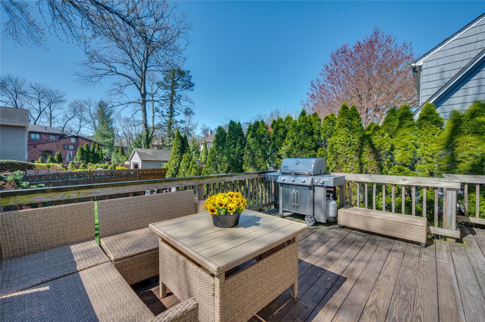 1075 Grant Avenue, Pelham, New York image 10
