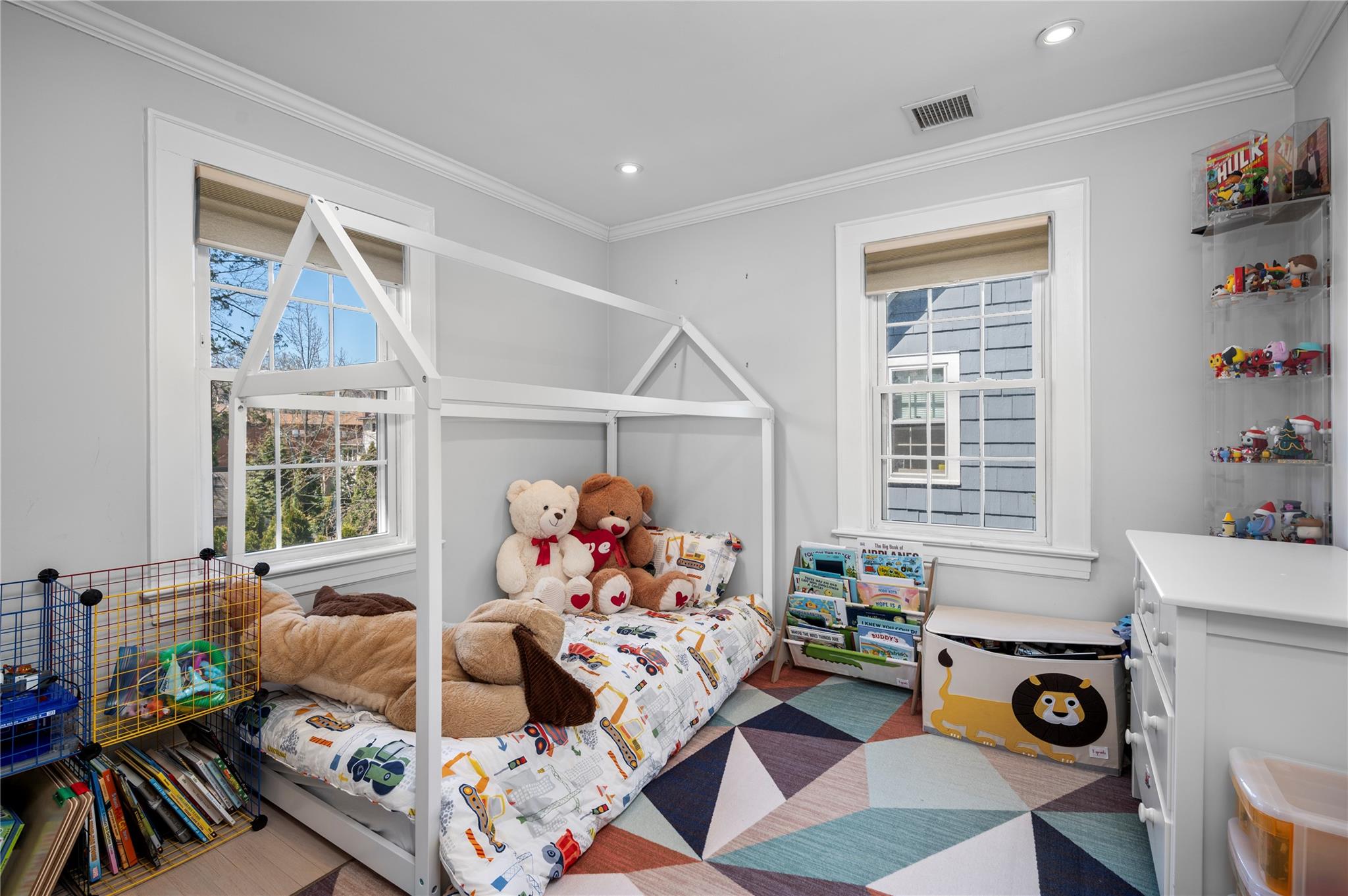 1075 Grant Avenue, Pelham, New York image 19