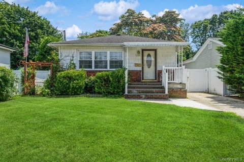 236 N Richmond Avenue Massapequa NY 11758