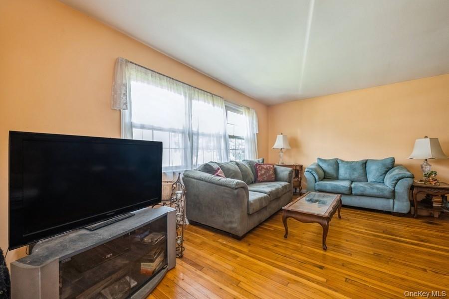 236 N Richmond Avenue