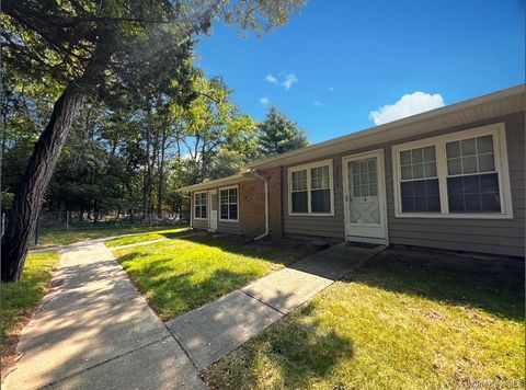 Photo of 280 Berwick Court #B, Ridge, NY 11961 (MLS # 895870)