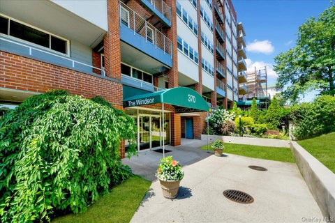 Homes For Sale - 370 Westchester Avenue #3M<br/> Port Chester, NY 10573