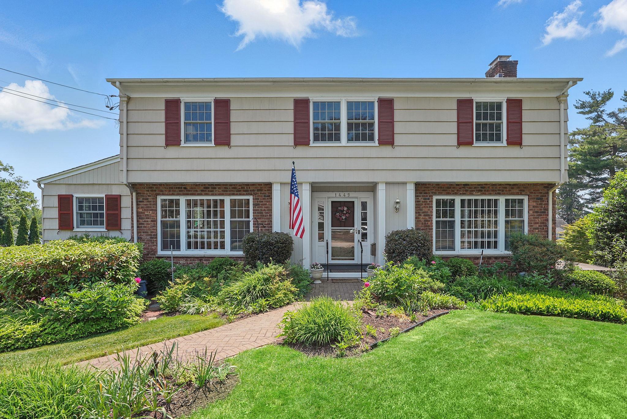 Property for Sale at Riverview Avenue, Peekskill, New York - Bedrooms: 4 
Bathrooms: 4 
Rooms: 8  - $799,000