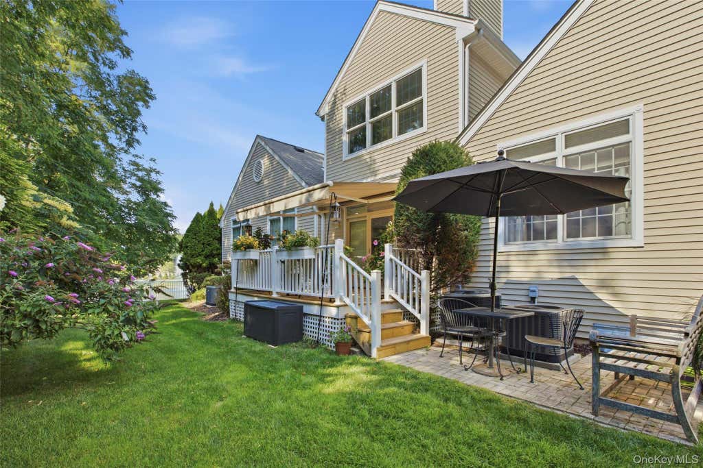 Photo of 2 Emilys Way, East Setauket, NY 11733 (MLS # 1039552)