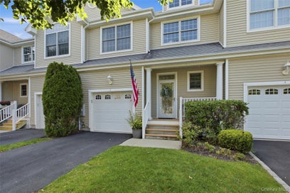 2 Emilys Way East Setauket NY 11733