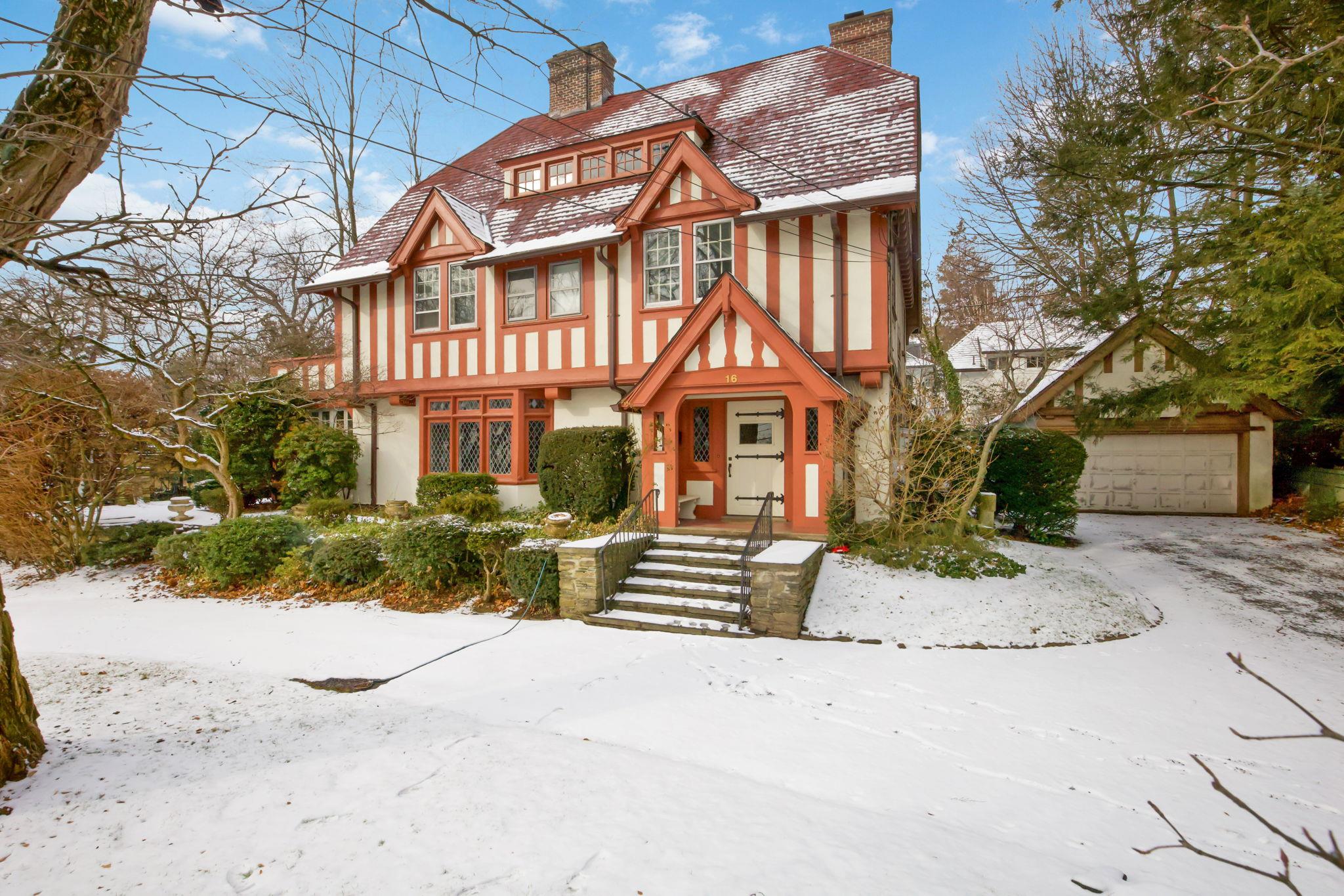 Ridge Road, Bronxville, New York - 6 Bedrooms  
5 Bathrooms - 