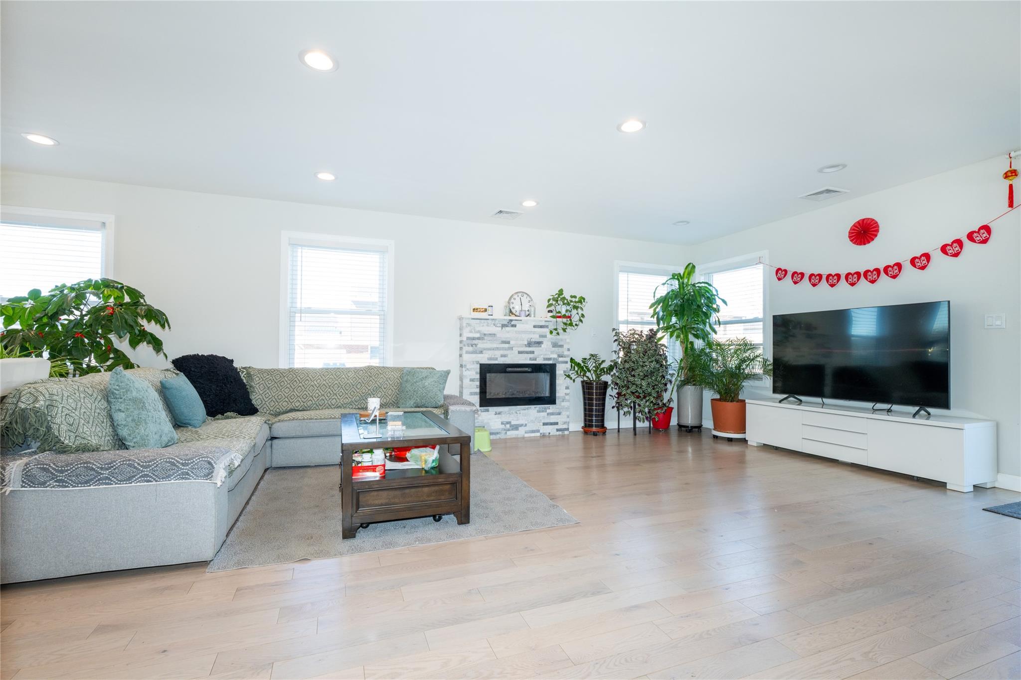 3875 South Street, Seaford, New York image 2