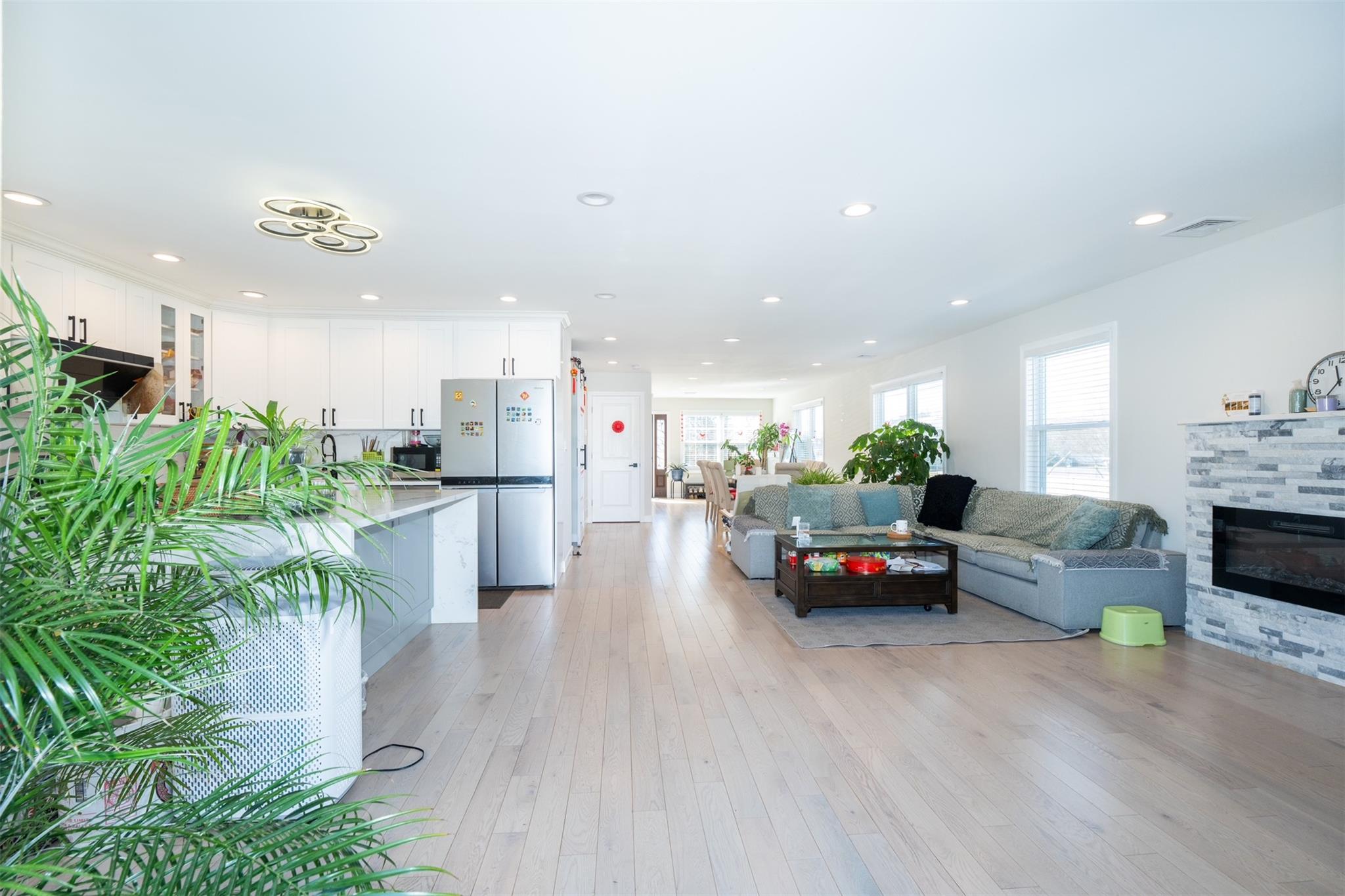 3875 South Street, Seaford, New York image 4