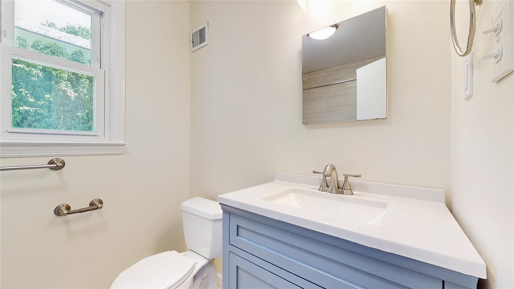 62 Dale Road, Eastchester, New York image 16