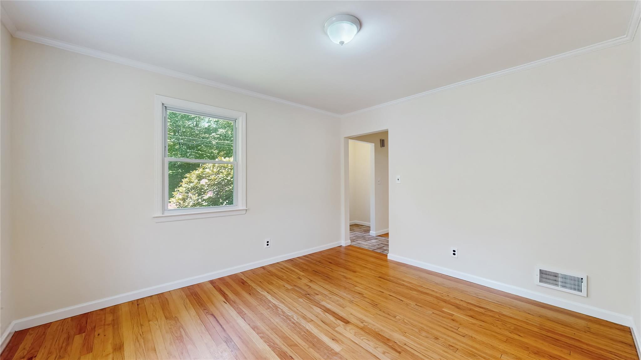 62 Dale Road, Eastchester, New York image 8
