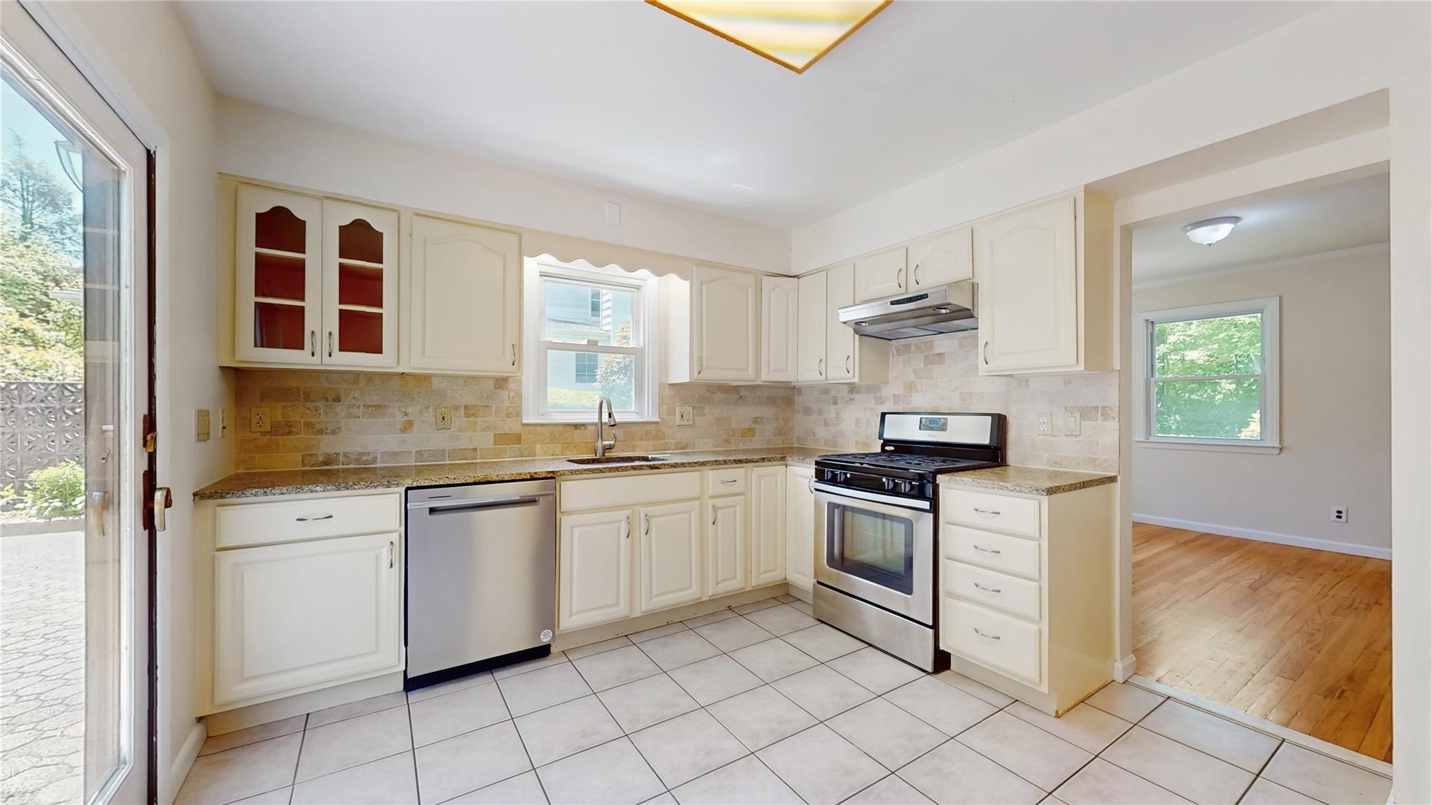 62 Dale Road, Eastchester, New York image 10