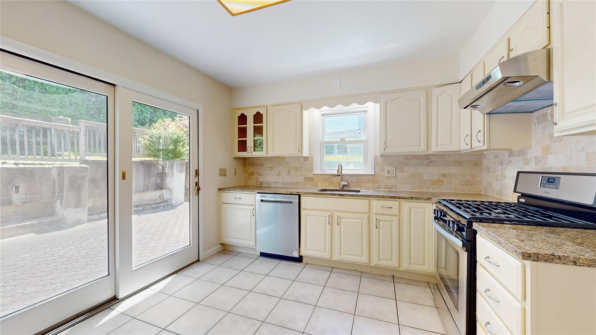 62 Dale Road, Eastchester, New York image 11