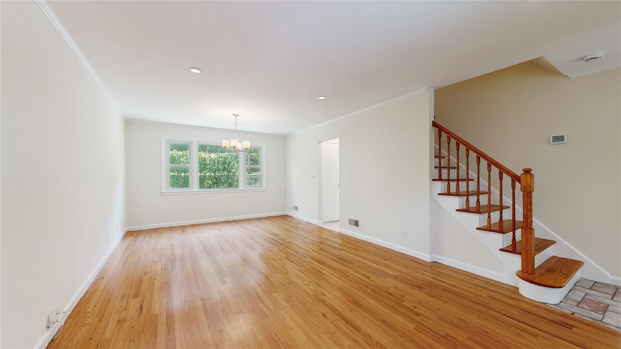 62 Dale Road, Eastchester, New York image 4