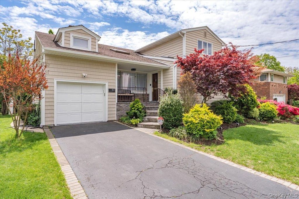 Photo of 821 Napoleon Street, Woodmere, NY 11598 (MLS # 992244)