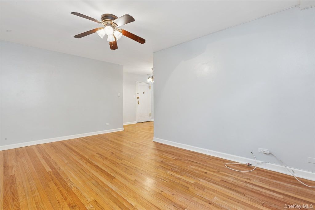 Photo of 139-09 84 Drive #209, Briarwood, NY 11435 (MLS # 928046)