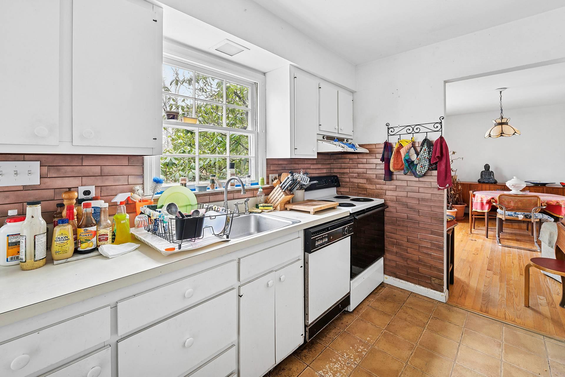 7 Woods Ln, Southampton, New York image 6