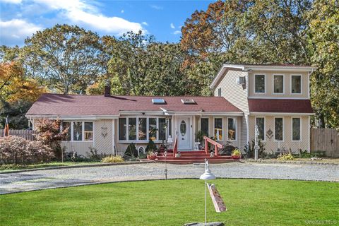 28 Roberts Road W Shirley NY 11967