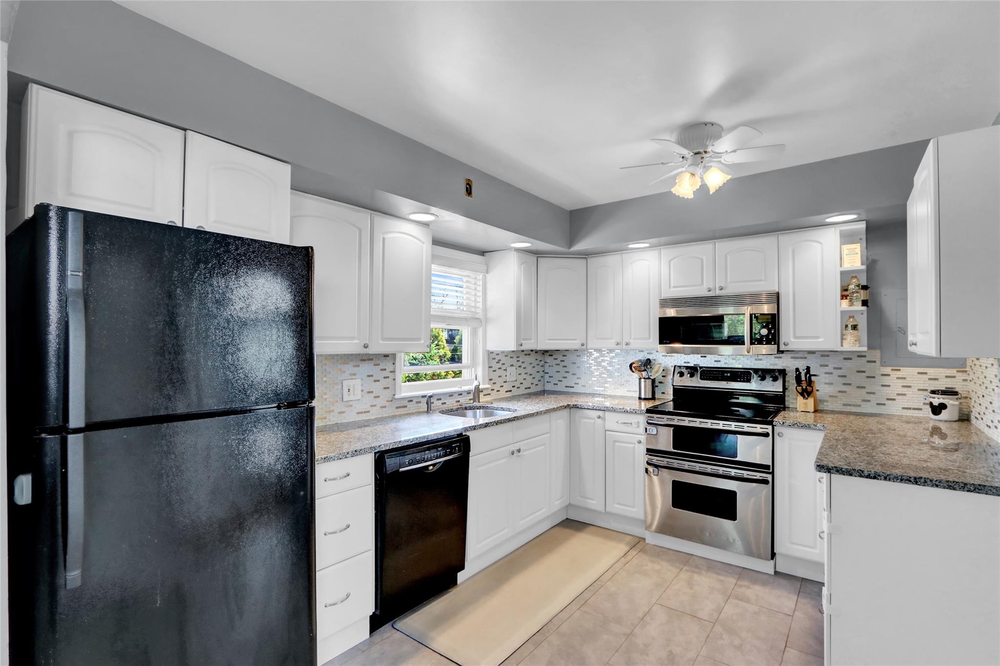 6 Pasture Court, Bethpage, New York image 12