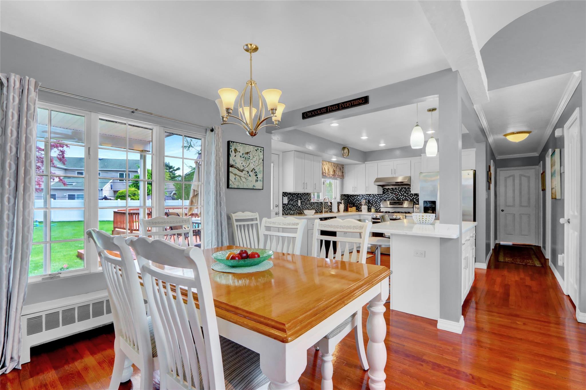 6 Pasture Court, Bethpage, New York image 3