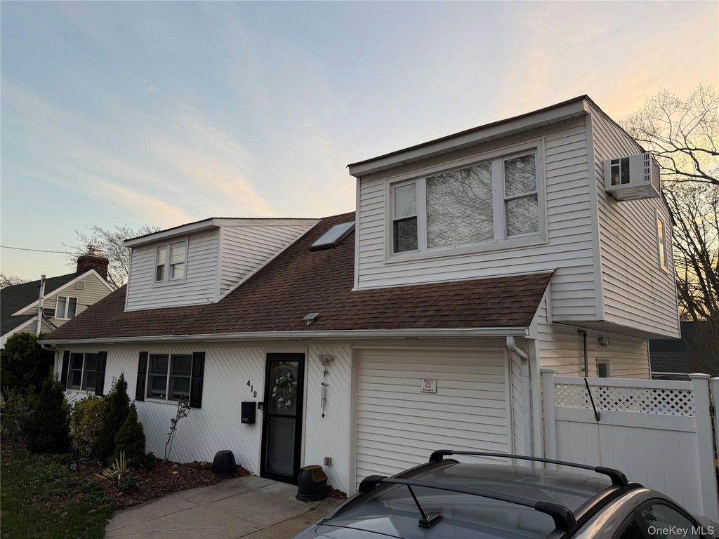 Photo of 412 Seaford Avenue, Massapequa, NY 11758 (MLS # 970569)