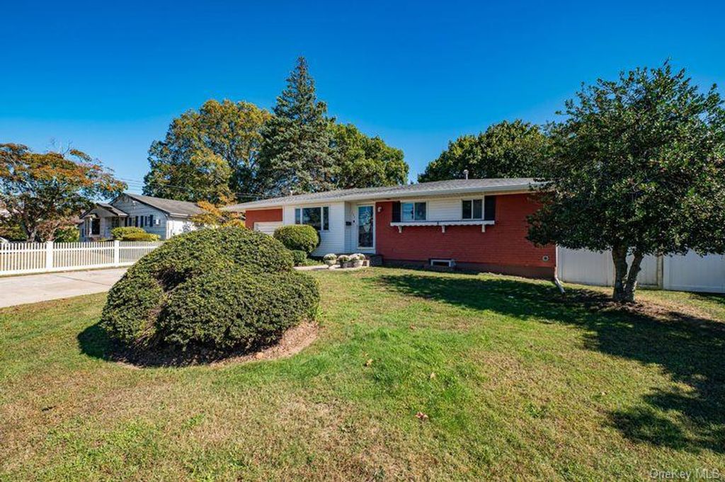 Photo of 191 E. 2nd Street, Deer Park, NY 11729 (MLS # 923115)