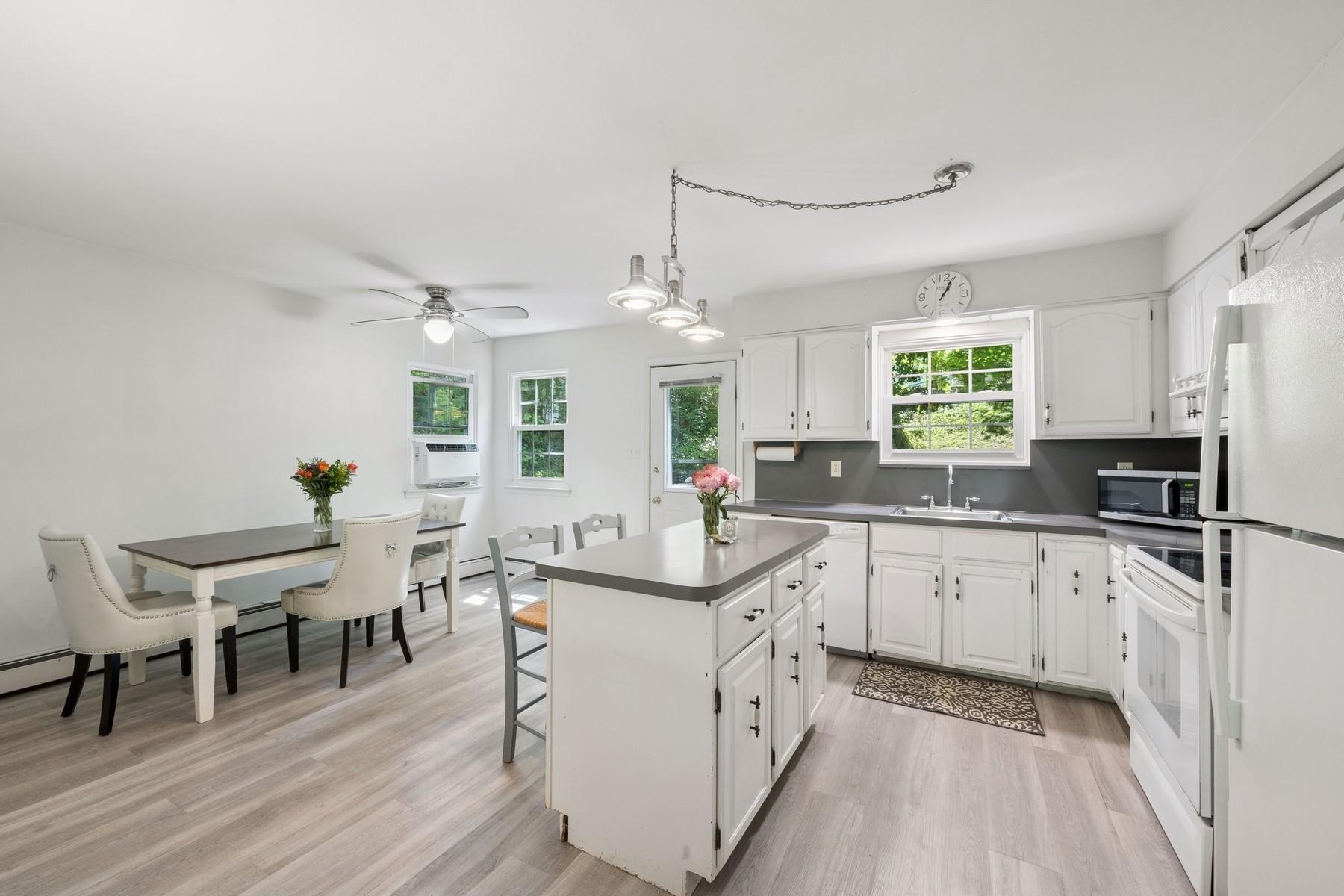 11 Centershore Road, Centerport, New York image 7