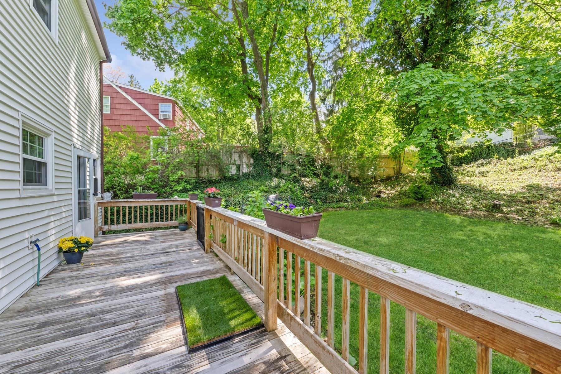 11 Centershore Road, Centerport, New York image 31