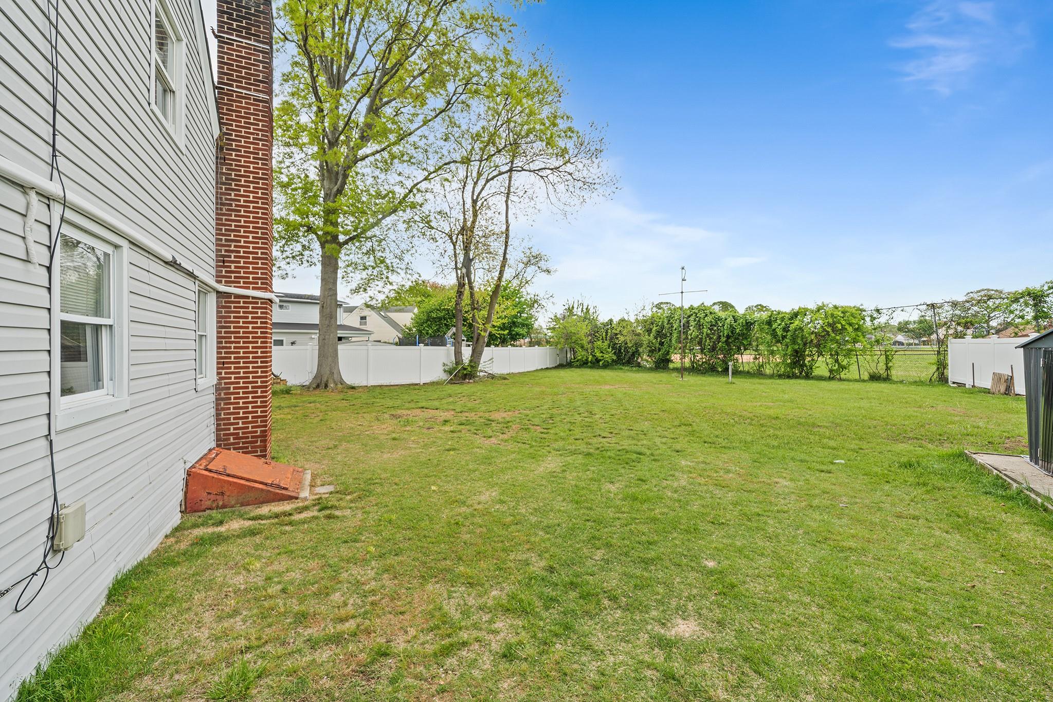 100 Jedwood Place, Valley Stream, New York image 22