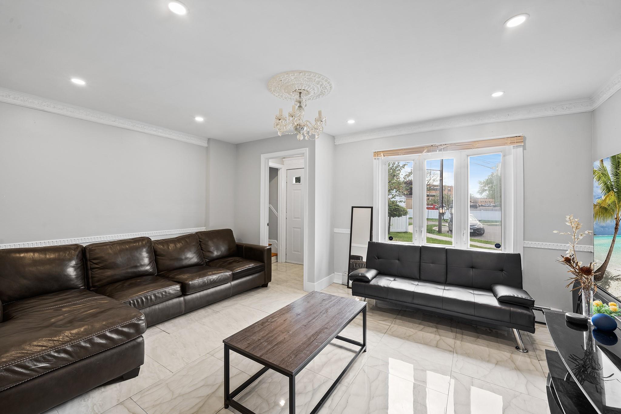 100 Jedwood Place, Valley Stream, New York image 6