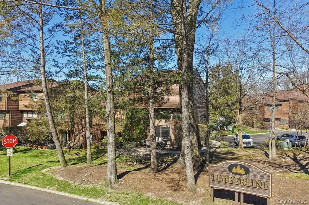Photo of 36 Tulip Court, Nanuet, NY 10954 (MLS # 1000458)