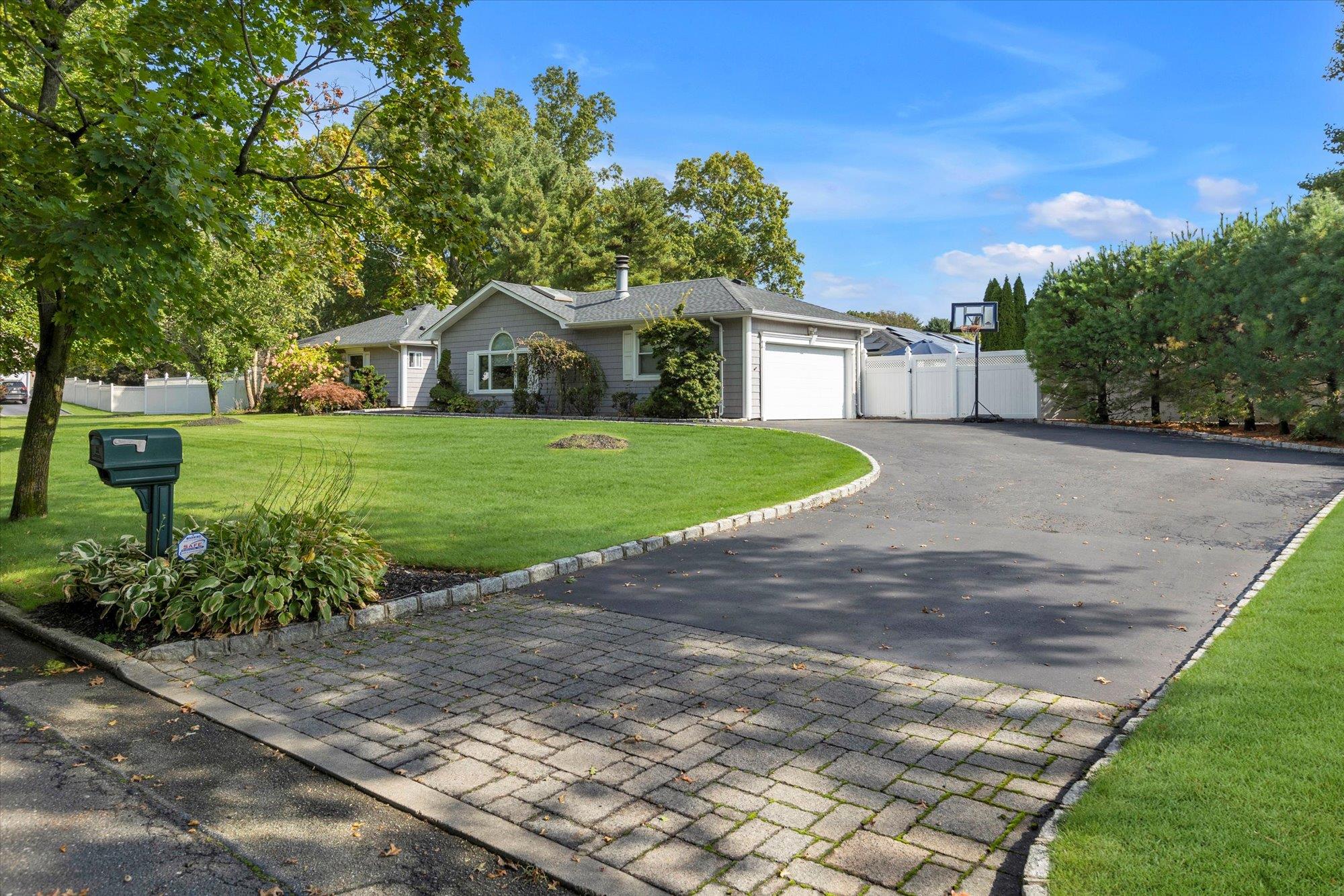 5 Crawford Drive, Dix Hills, New York image 28