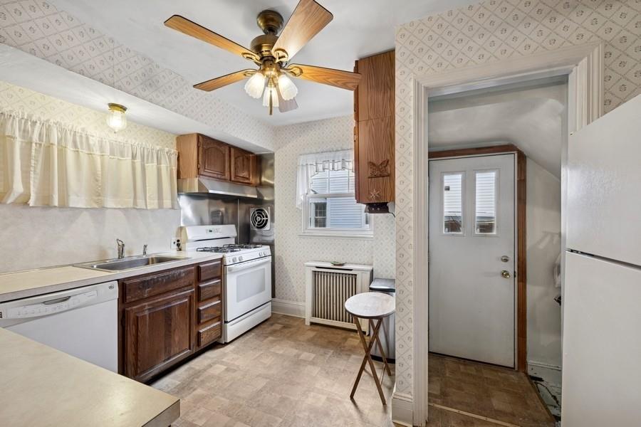 60 Huntington Road, Garden City, New York image 9