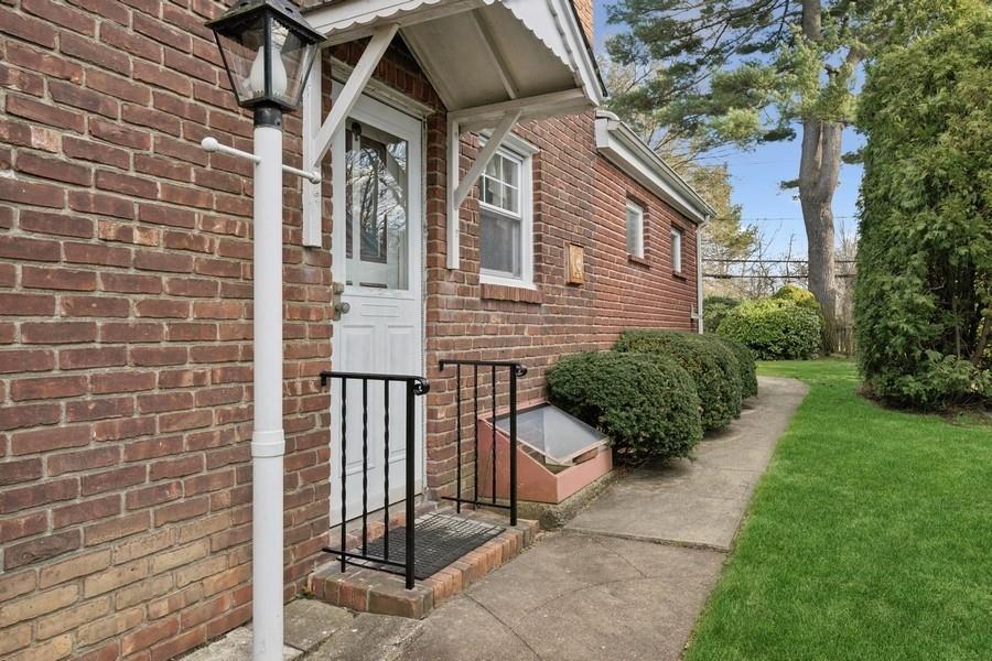 60 Huntington Road, Garden City, New York image 26
