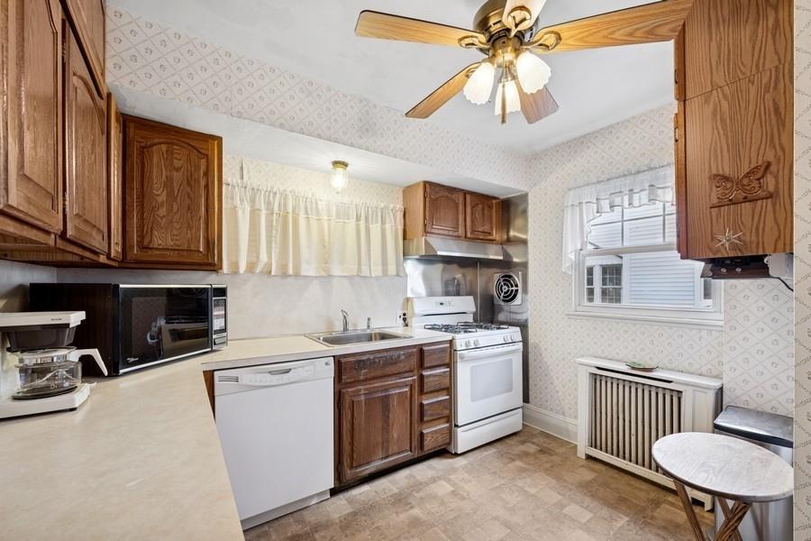 60 Huntington Road, Garden City, New York image 8