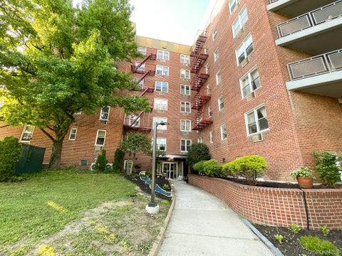 Homes For Sale - 151-05 Cross Island Parkway #2C<br/> Whitestone, NY 11357
