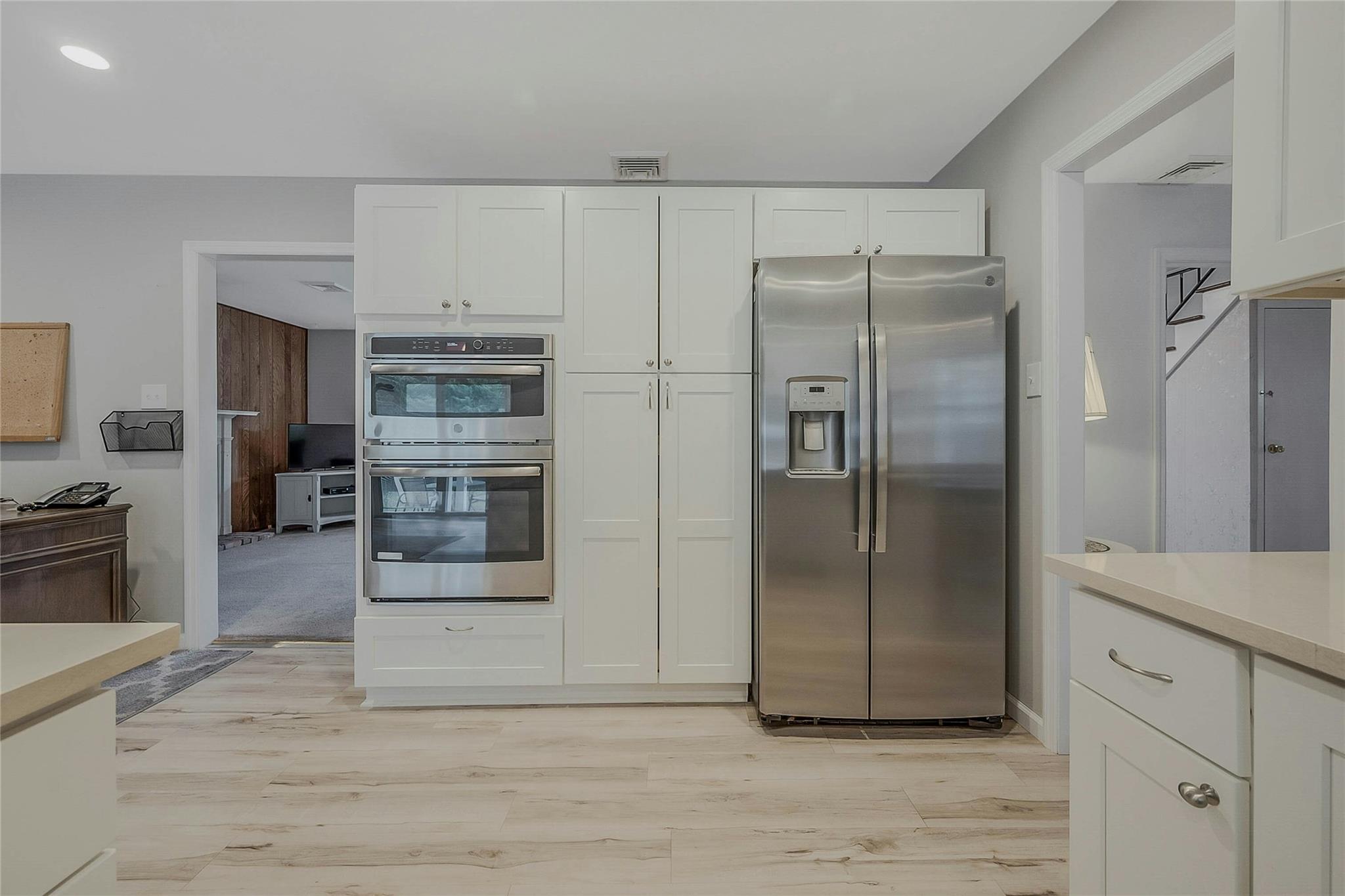 4 Thornwood Circle, Setauket, New York image 10
