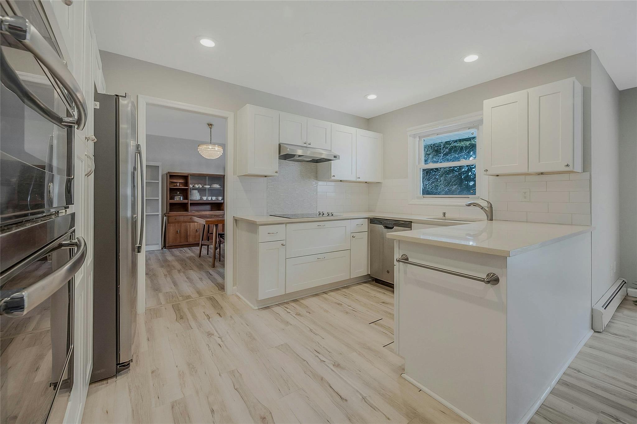 4 Thornwood Circle, Setauket, New York image 9
