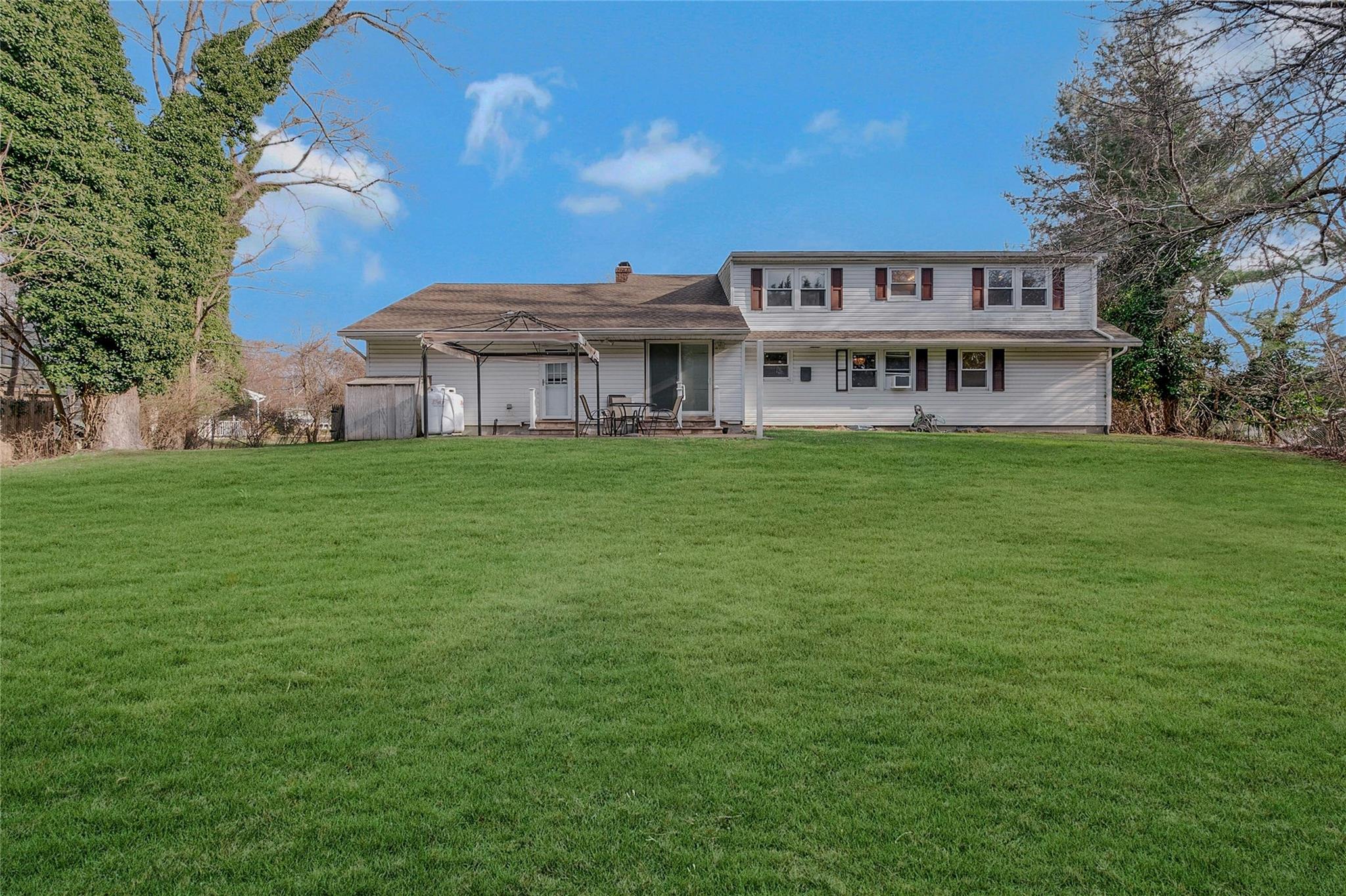 4 Thornwood Circle, Setauket, New York image 30