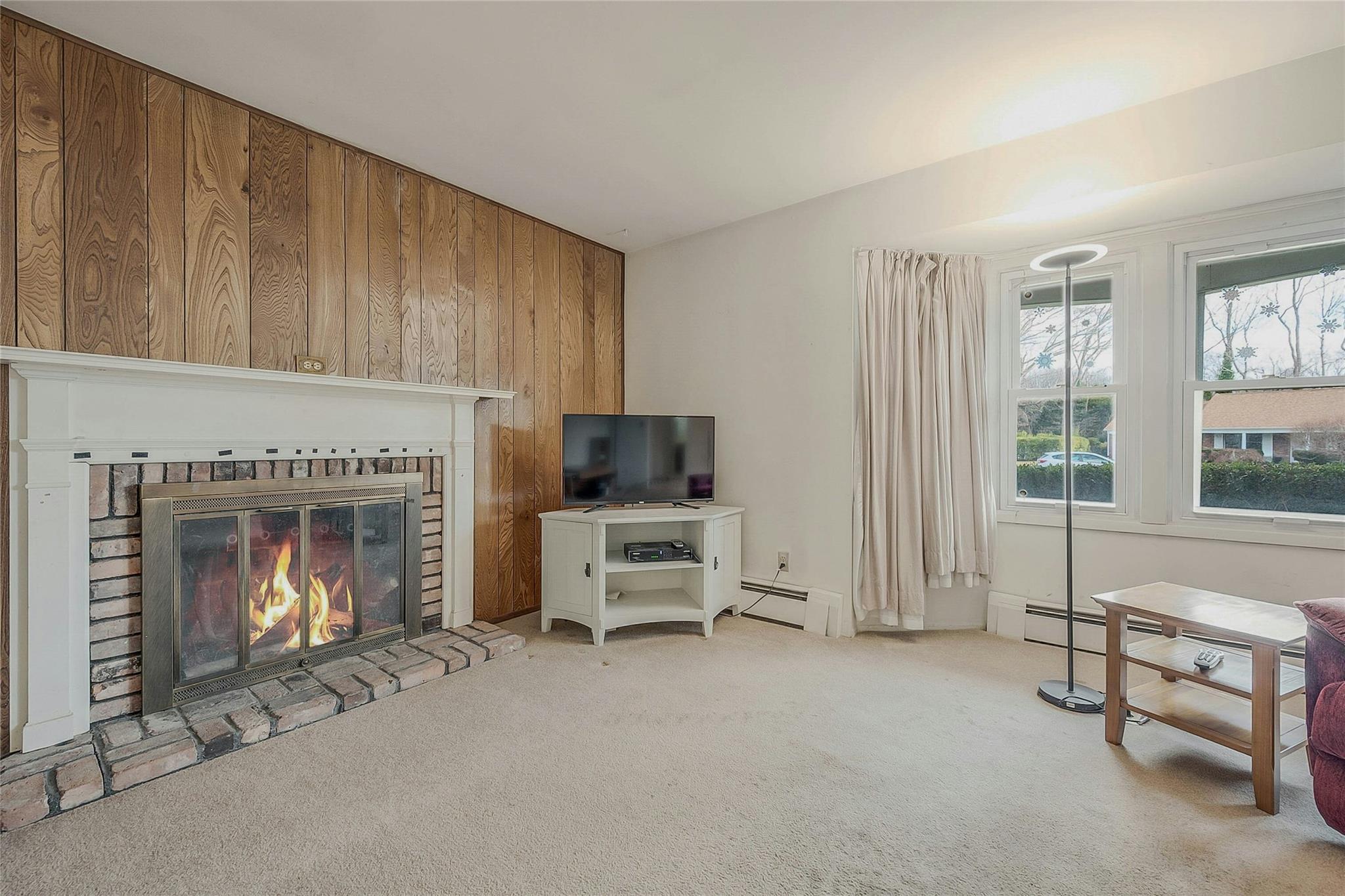 4 Thornwood Circle, Setauket, New York image 6